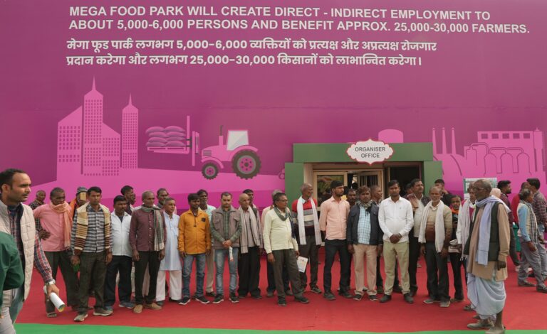 DSC00472 - News Potli