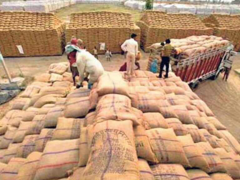 केंद्रीय मंत्री प्रल्हाद जोशी