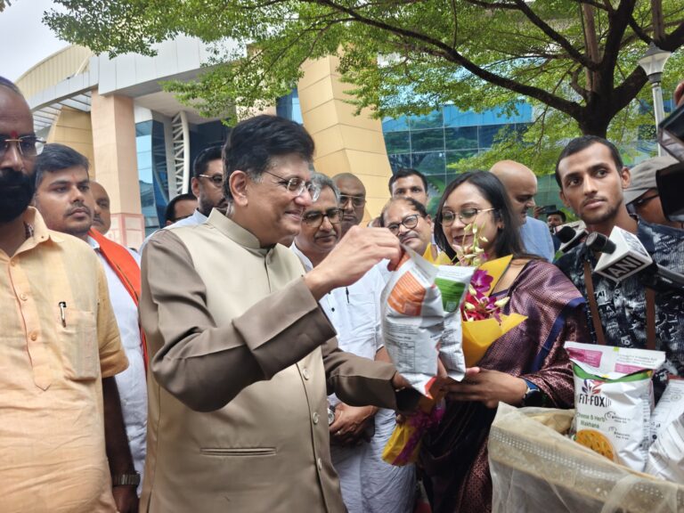 मिथिला मखाना की पहली खेप पहुंची विदेश